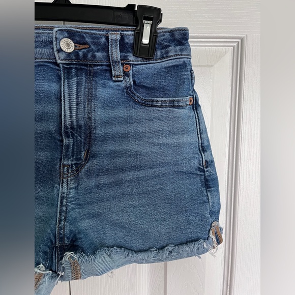 American Eagle Jean Mom Shorts - Picture 5 of 14